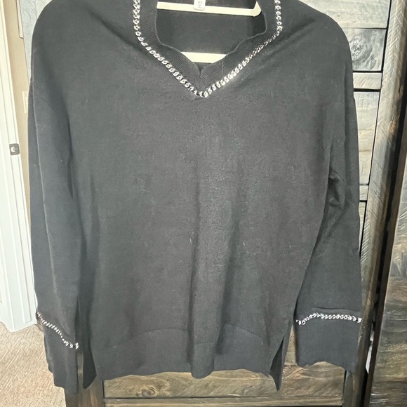 grey by js Sweaters - 😻3for$15😻Black V-Neck SweaterNWOT XS-S